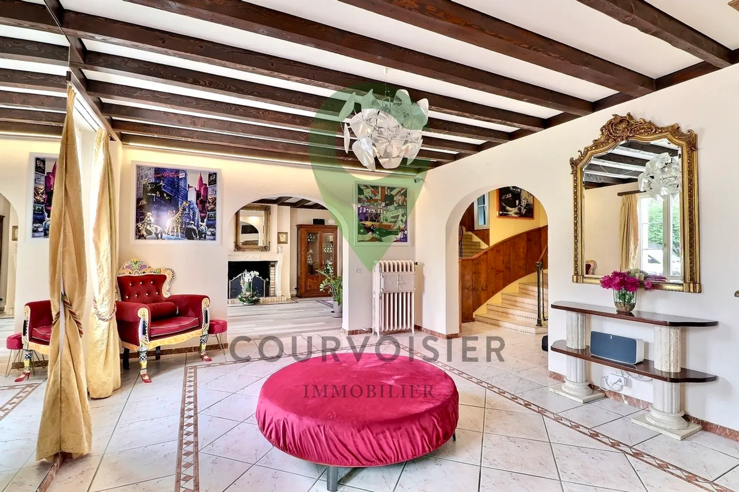 Incroyable propriété familiale avec piscine et jacuzzi - Photo 3 sur 12