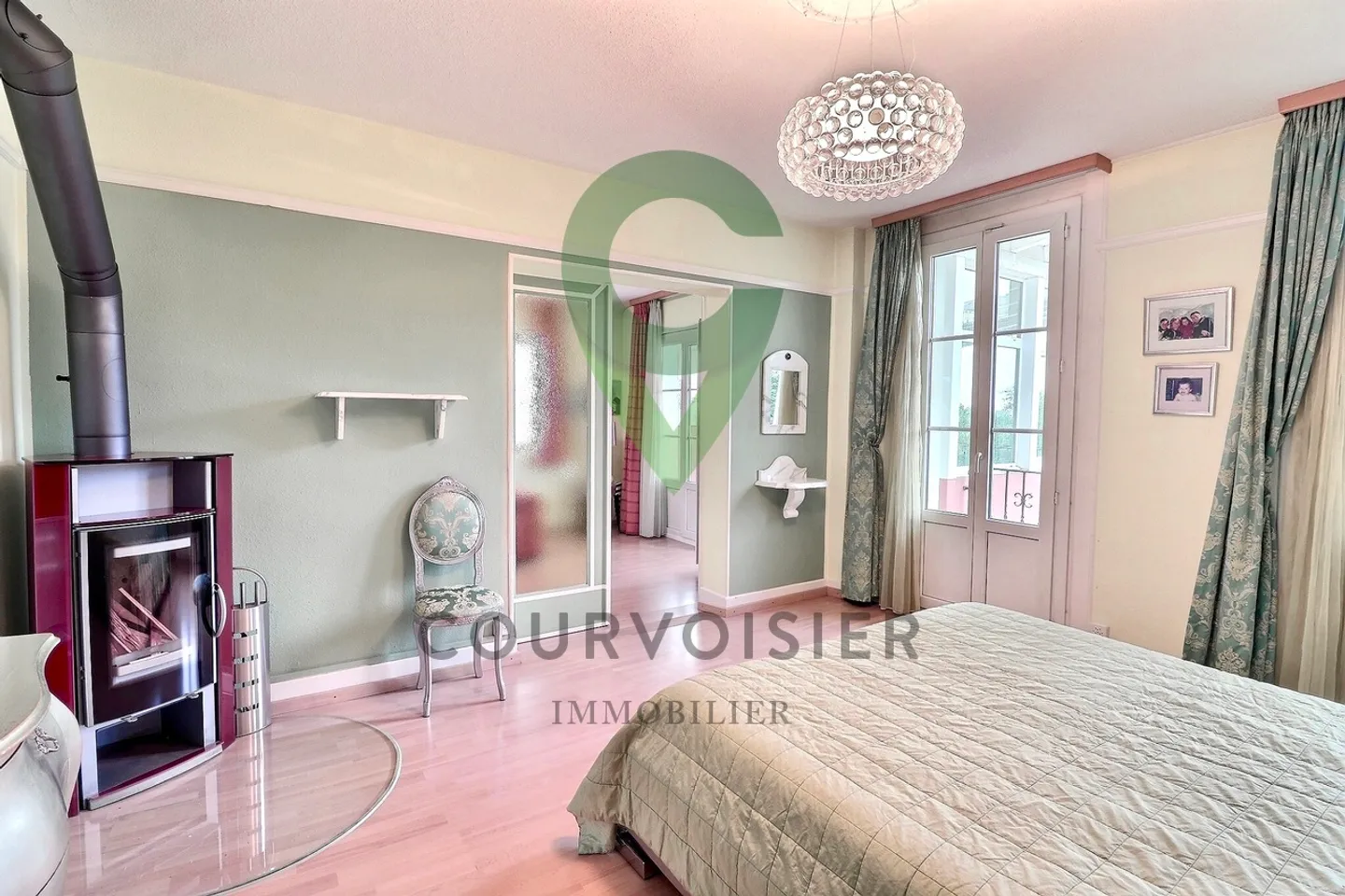 Incroyable propriété familiale avec piscine et jacuzzi - Photo 6 sur 12