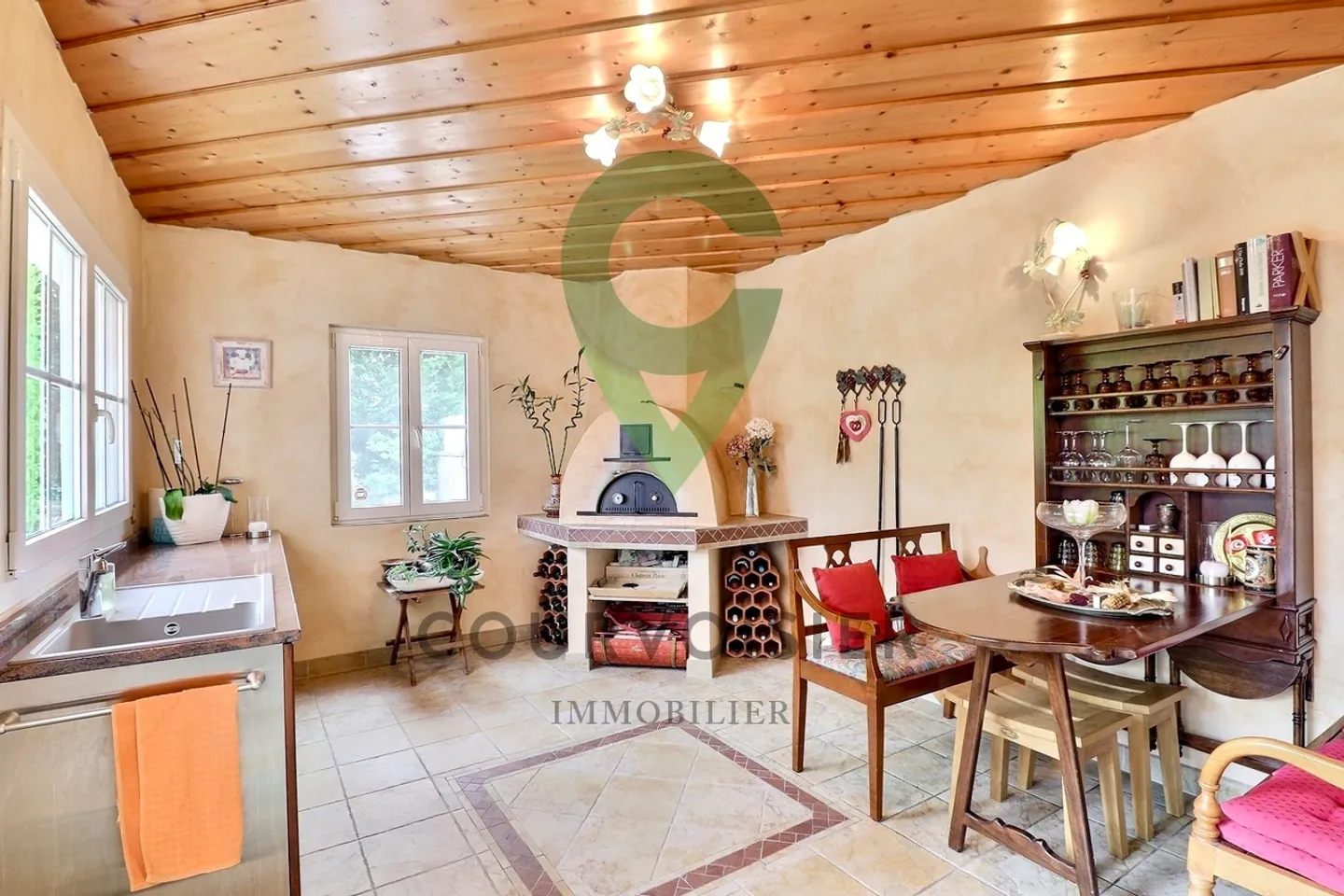 Incroyable propriété familiale avec piscine et jacuzzi - Photo 2 sur 12