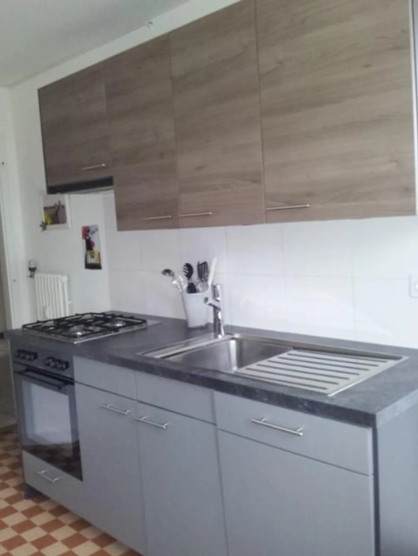 Appartement lumineux de 3,5 pièces avec charme dans un endroit central et calme - Photo 2 sur 11