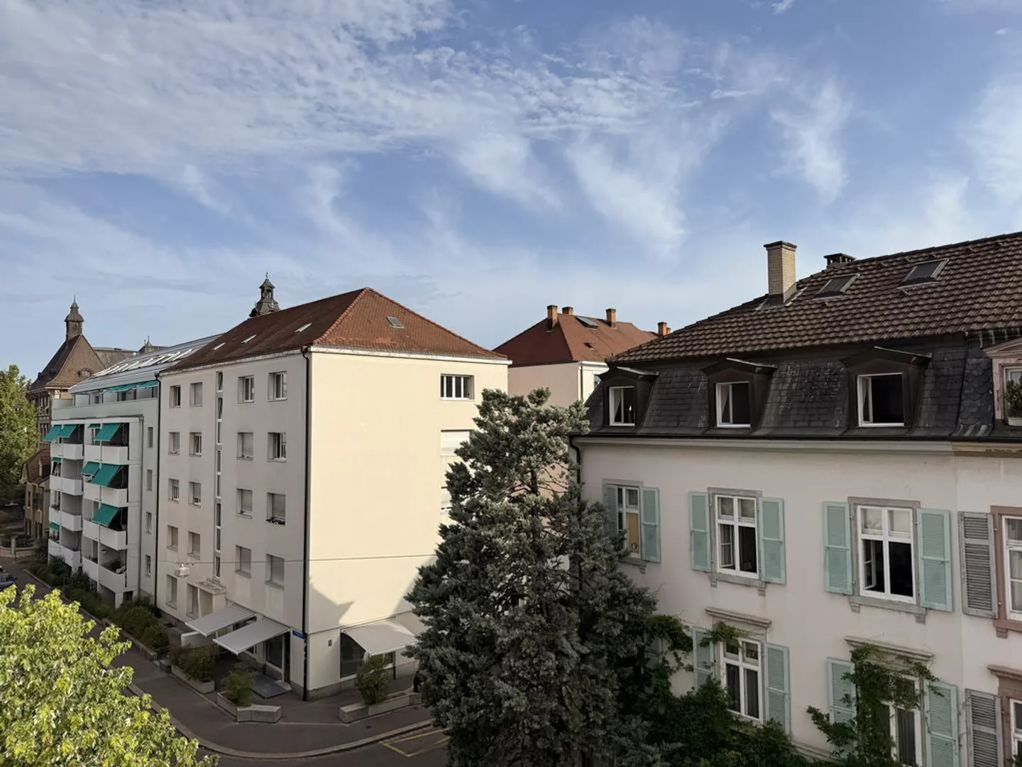 Renovated 2.5-room apartment in the Iselin district - Photo 7 of 7