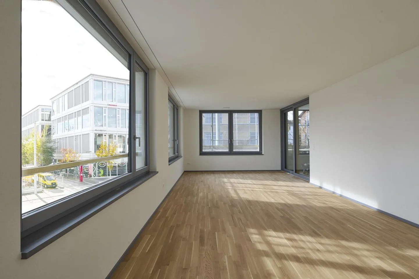 URBAIN. INTERNATIONAL. INDIVIDUEL. - Photo 3 sur 7