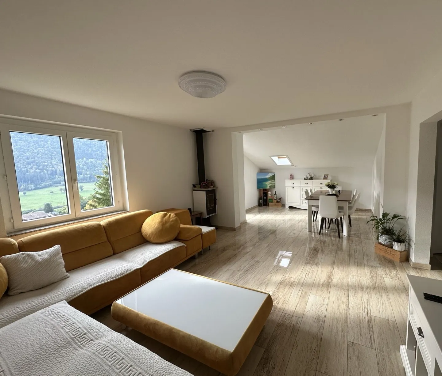 St-Imier, wunderschönes 4.5-Zimmer-Apartment im 2. Stock mit Terrasse - Foto 1 von 7