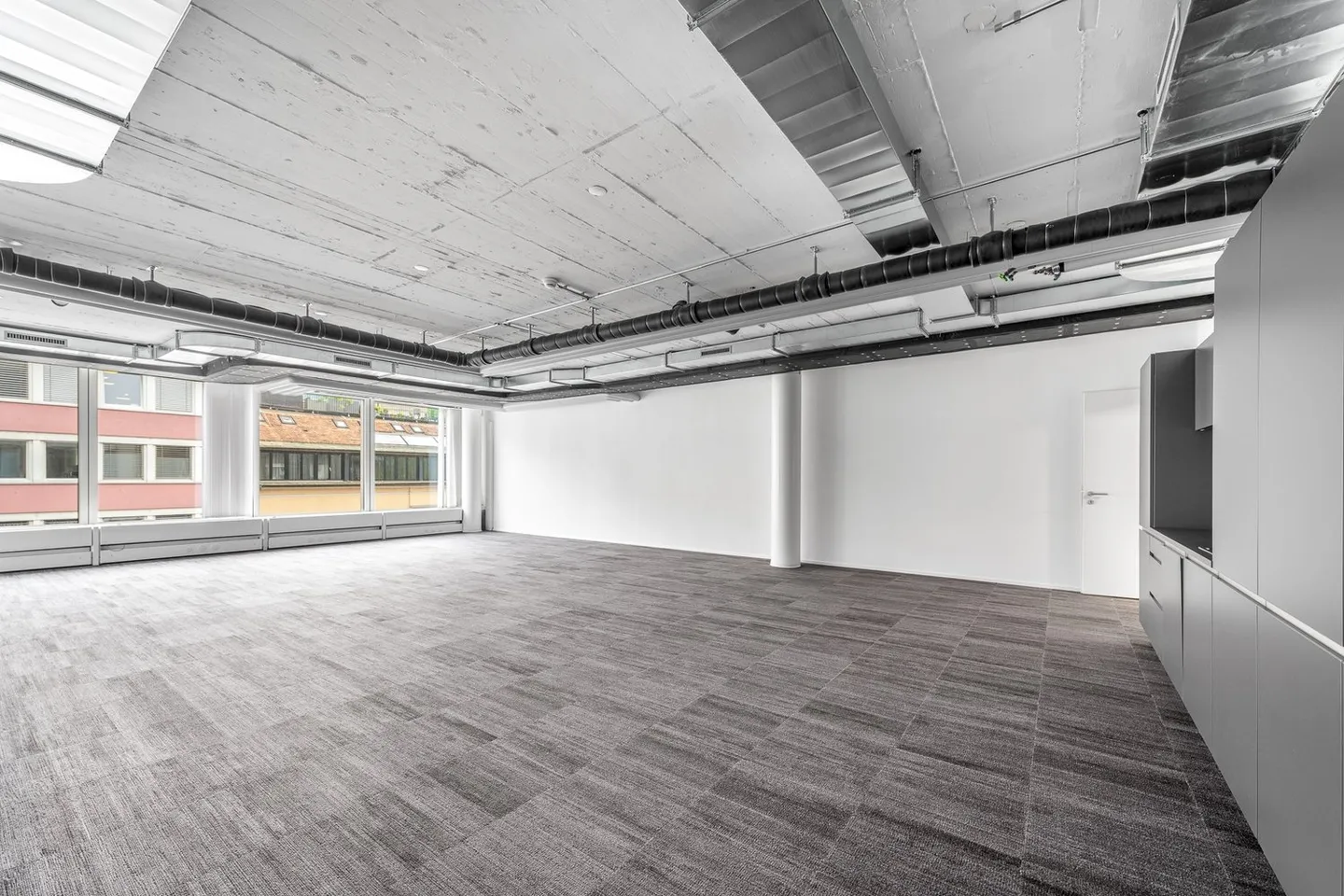 Ufficio ristrutturato direttamente alla stazione di Baden - Foto 1 di 11