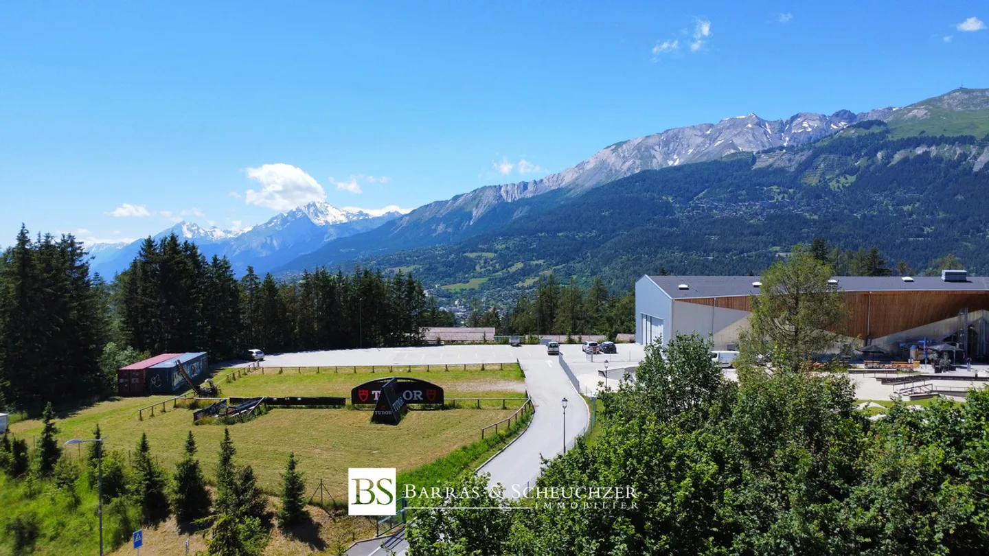 Terreno di 800m2 con vista panoramica e permesso in vigore - Foto 3 di 4