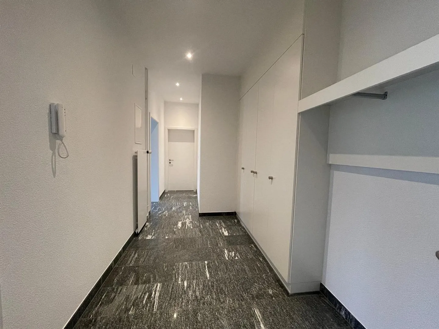 Appartamento affascinante con 3 camere in edificio storico a Baden - Foto 3 di 7