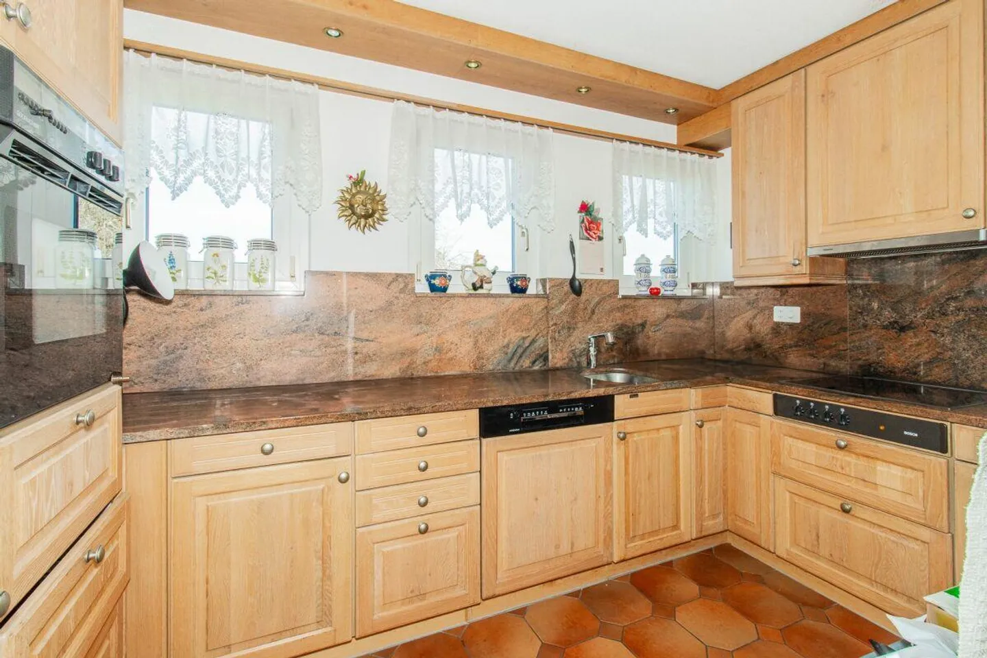 Casa unifamiliare indipendente in posizione privilegiata - Paradiso del giardino con vista sul lago e alta privacy - Foto 7 di 8