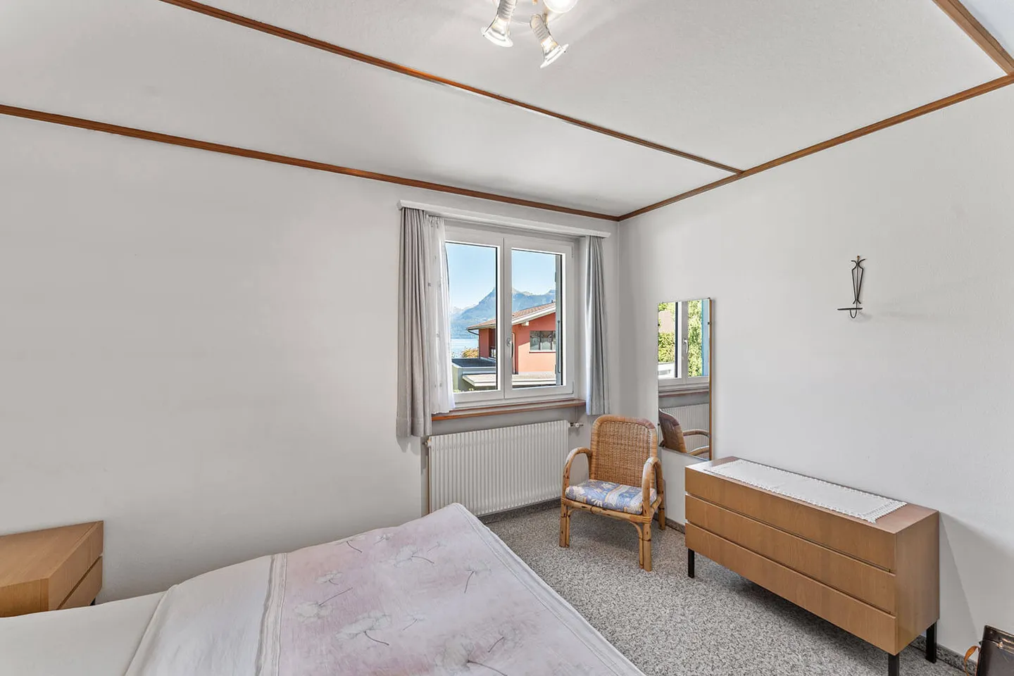 Incantevole appartamento con 4 stanze e vista lago a Ennetbürgen - Foto 8 di 16