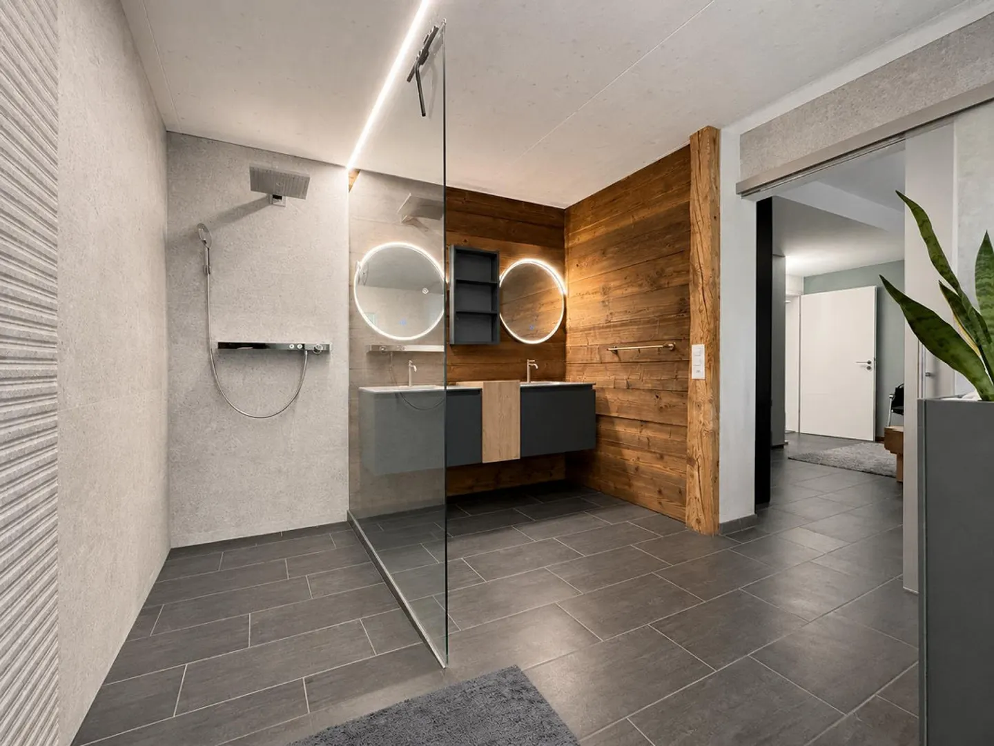 Living & Working Under One Roof – 350 m² Living Space Including Building Land - Photo 3 of 20