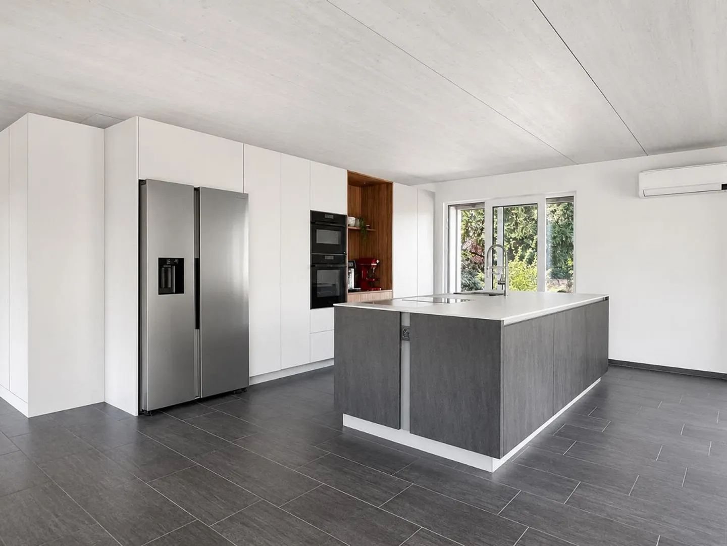 Living & Working Under One Roof – 350 m² Living Space Including Building Land - Photo 7 of 20