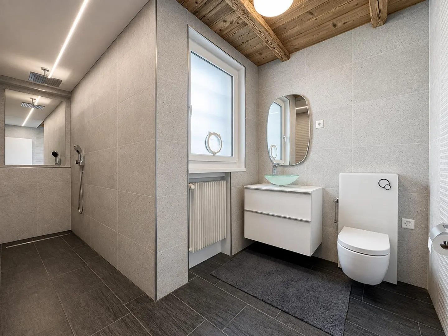 Living & Working Under One Roof – 350 m² Living Space Including Building Land - Photo 9 of 20