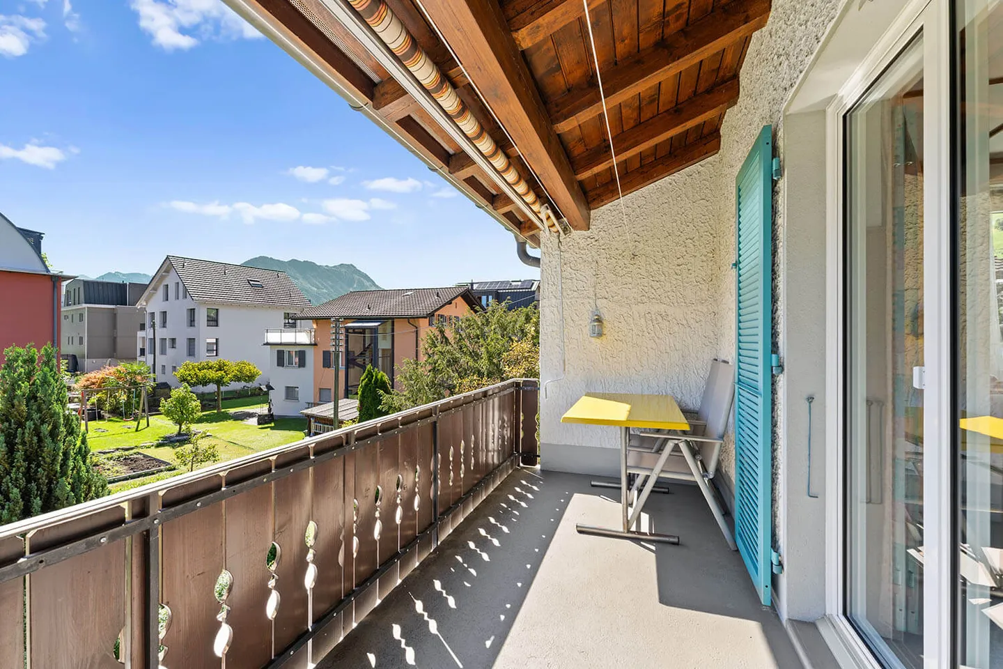 Incantevole appartamento con 4 stanze e vista lago a Ennetbürgen - Foto 12 di 16