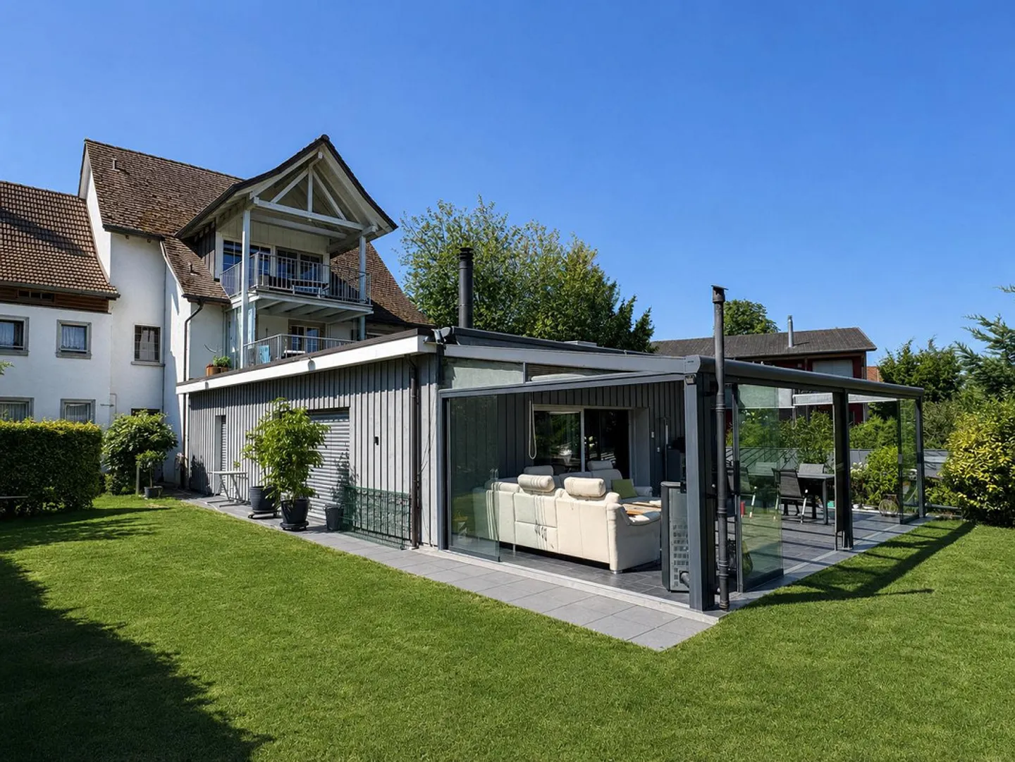 Living & Working Under One Roof – 350 m² Living Space Including Building Land - Photo 1 of 20