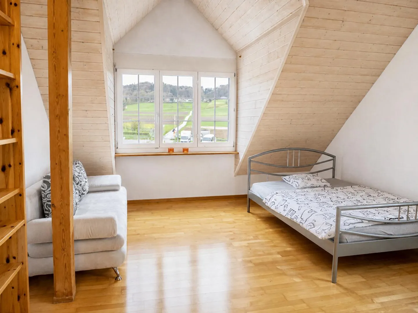 Living & Working Under One Roof – 350 m² Living Space Including Building Land - Photo 12 of 20