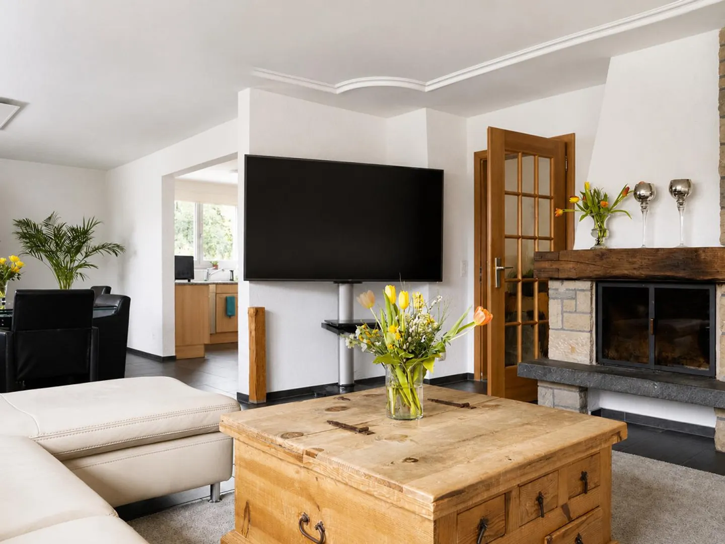 Living & Working Under One Roof – 350 m² Living Space Including Building Land - Photo 13 of 20