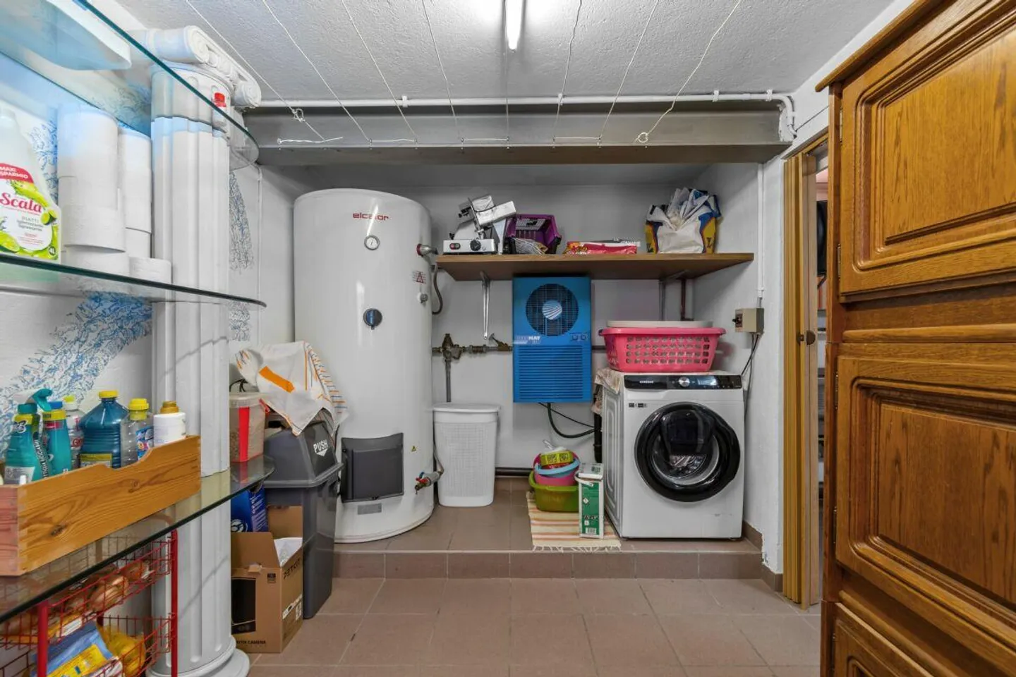 Villa prestigieuse avec deux unités résidentielles, piscine, grotte, dépendance et garage avec atelier - Photo 18 sur 26