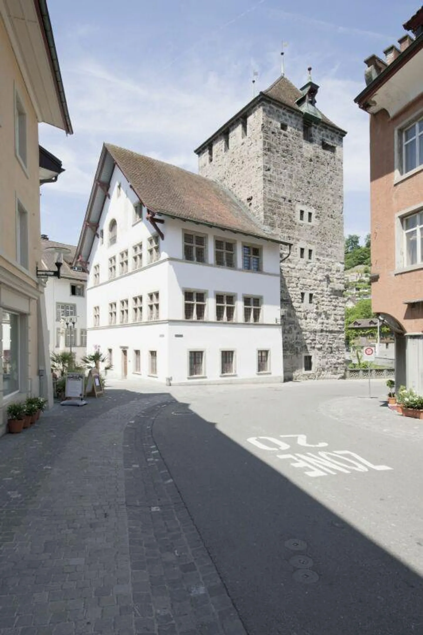 Appartement spacieux et lumineux de 2.5 pièces dans la vieille ville de Brugg - Photo 1 sur 5