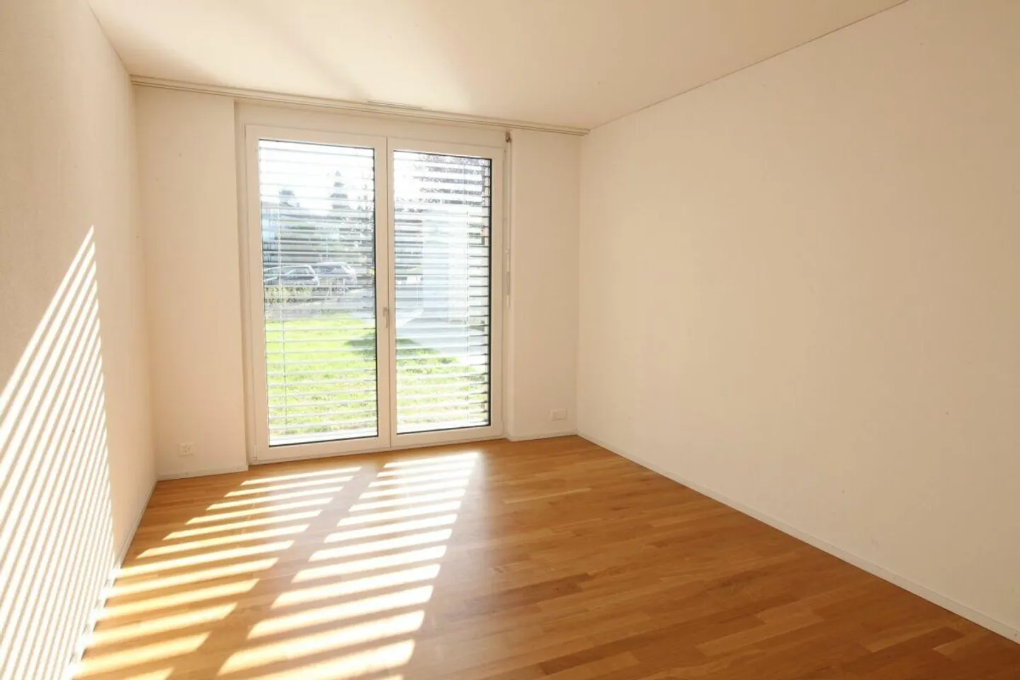 Appartamento attico affascinante di 3,5 stanze con vista mozzafiato a Häus... - Foto 4 di 13