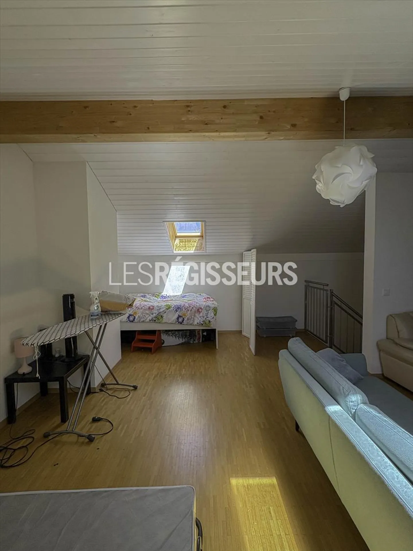 Furnished 7-room villa with garden - Photo 9 of 12
