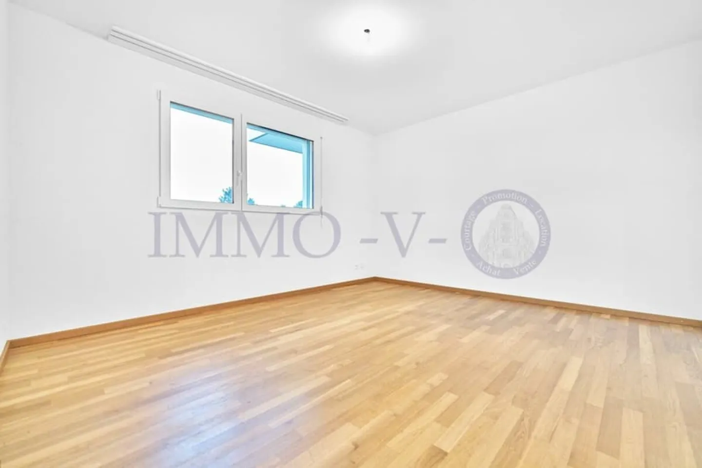 SPACIEUX DUPLEX EN ATTIQUE AVEC BALCON-TERRASSE - Foto 8 di 11