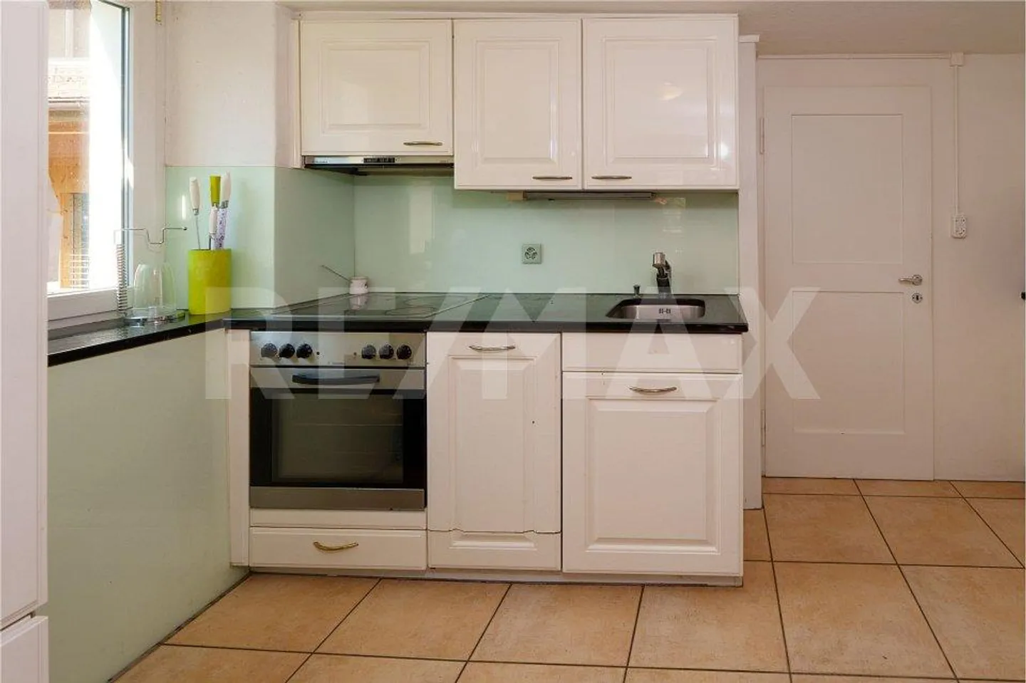 7 1/2 Room Maisonette Apartment with over 2,000 m2 Garden - Photo 6 of 12