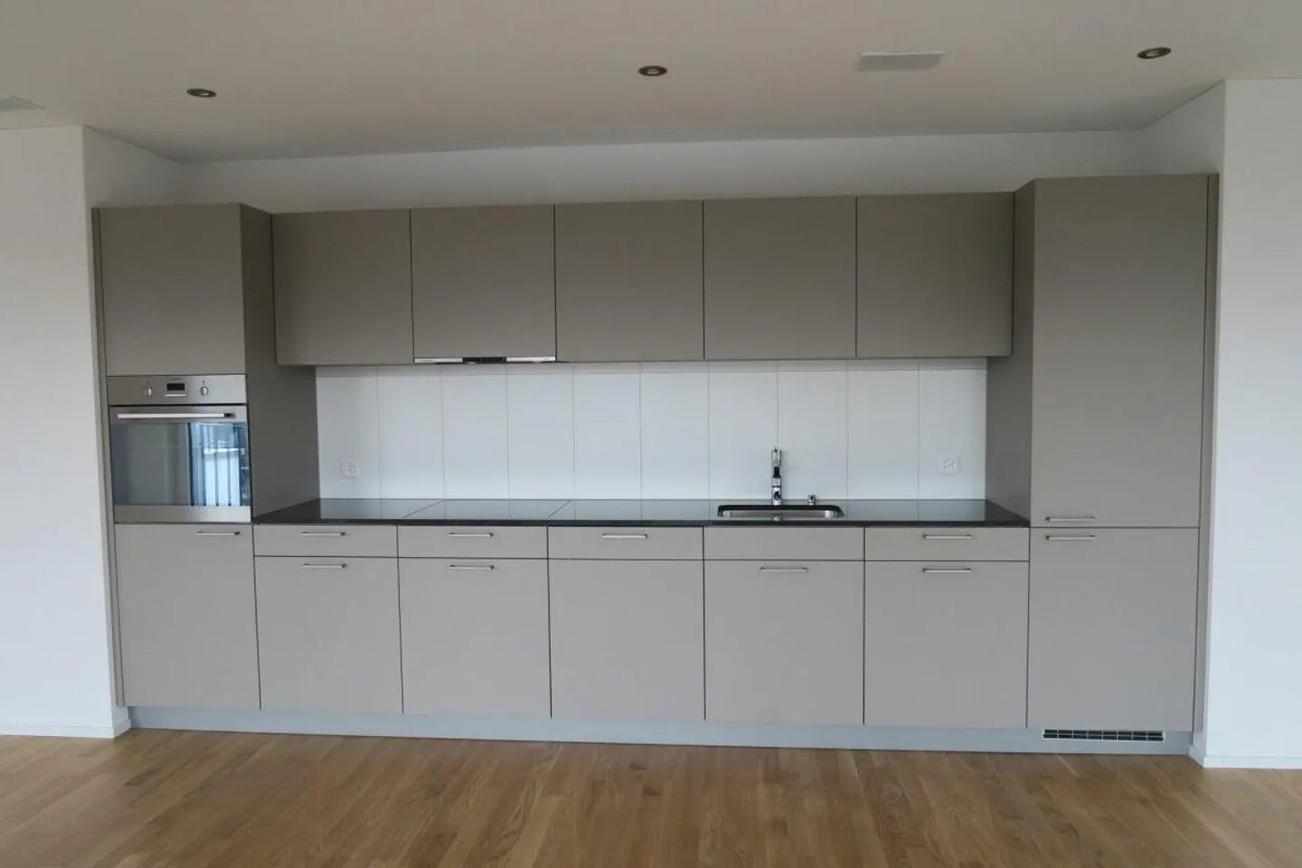 Appartamento attico affascinante di 3,5 stanze con vista mozzafiato a Häus... - Foto 6 di 13