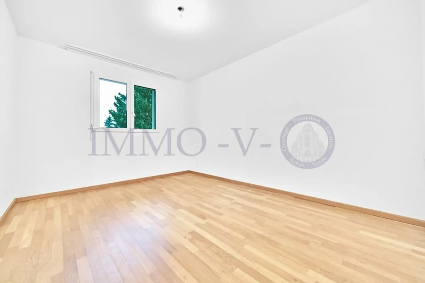 SPACIEUX DUPLEX EN ATTIQUE AVEC BALCON-TERRASSE - Foto 9 di 11