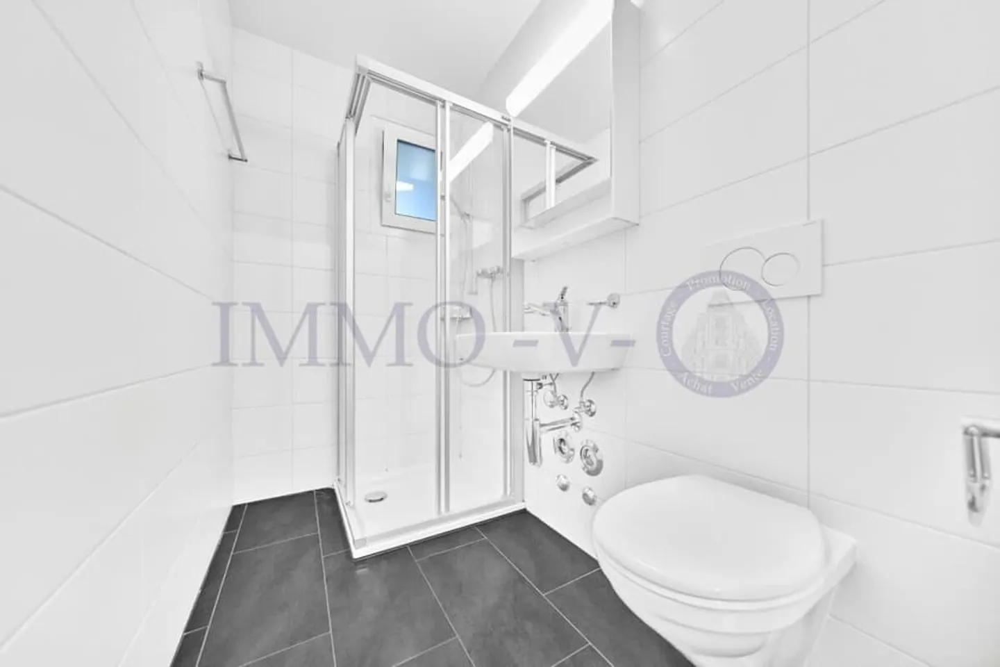 SPACIEUX DUPLEX EN ATTIQUE AVEC BALCON-TERRASSE - Foto 10 di 11