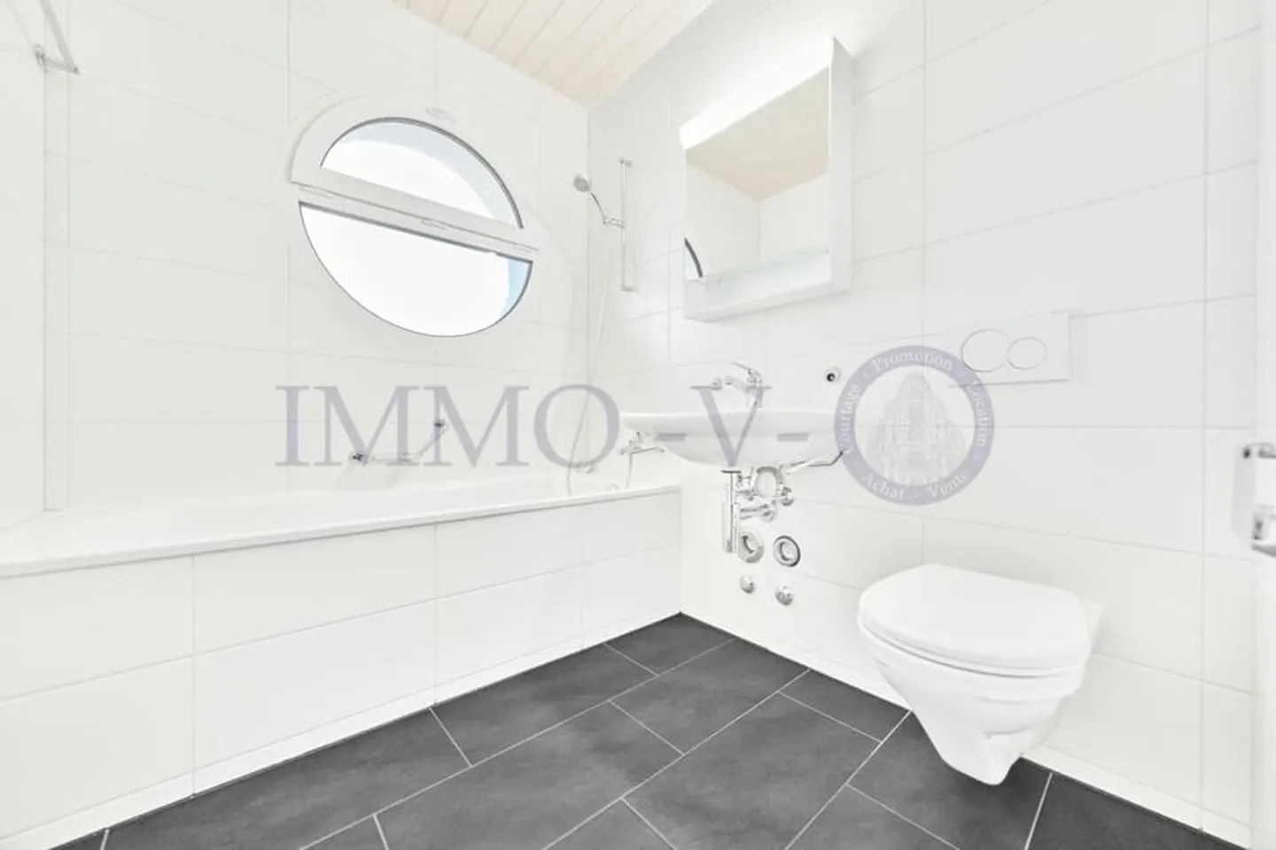 SPACIEUX DUPLEX EN ATTIQUE AVEC BALCON-TERRASSE - Foto 11 di 11