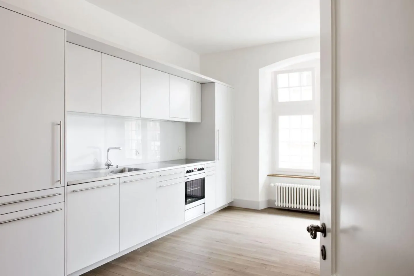 Appartement spacieux et lumineux de 2.5 pièces dans la vieille ville de Brugg - Photo 3 sur 5