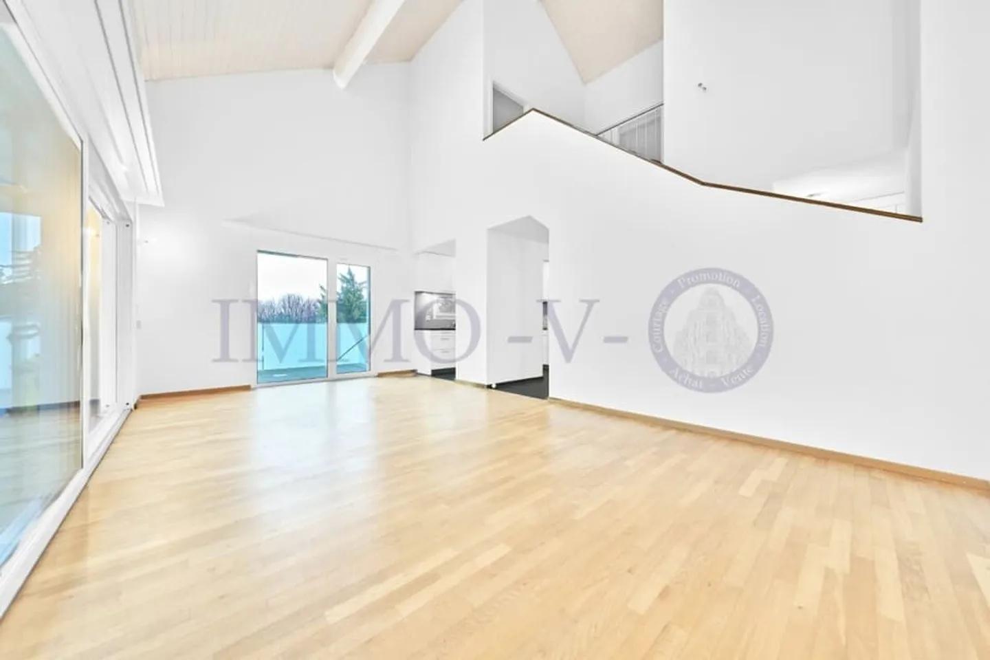 SPACIEUX DUPLEX EN ATTIQUE AVEC BALCON-TERRASSE - Foto 1 di 11