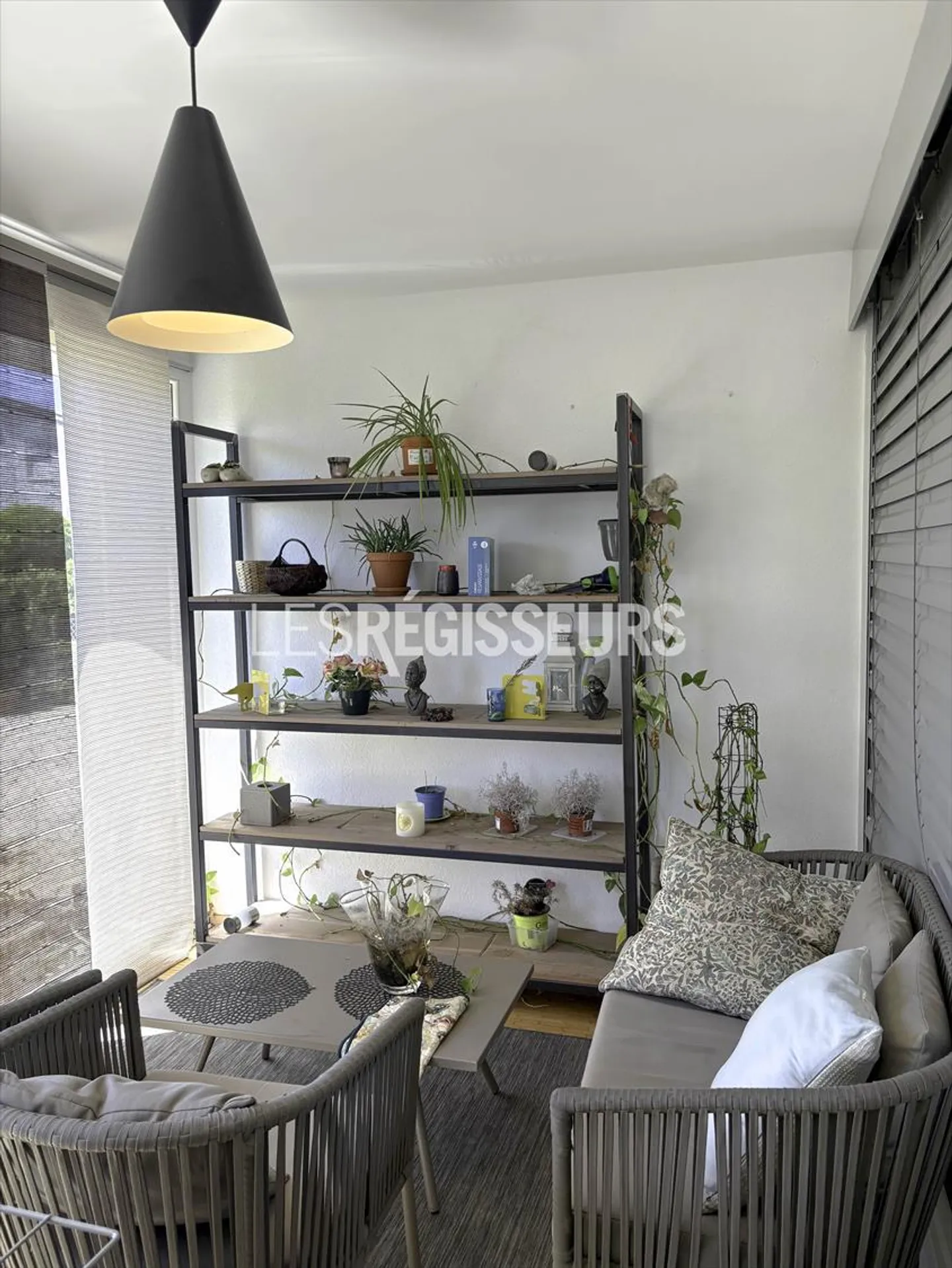 Furnished 7-room villa with garden - Photo 5 of 12