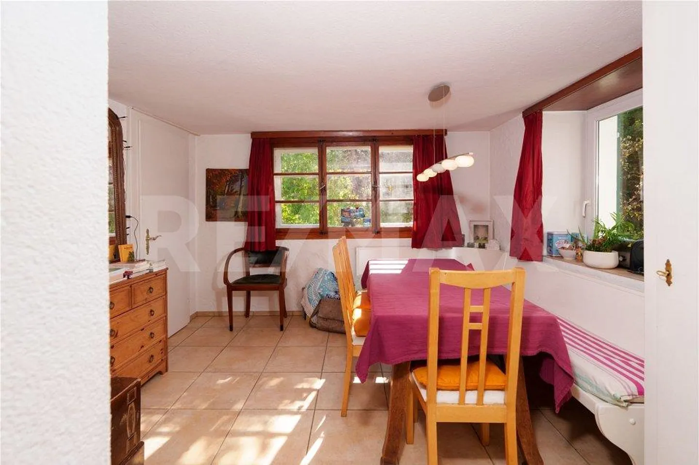 7 1/2 Room Maisonette Apartment with over 2,000 m2 Garden - Photo 4 of 12