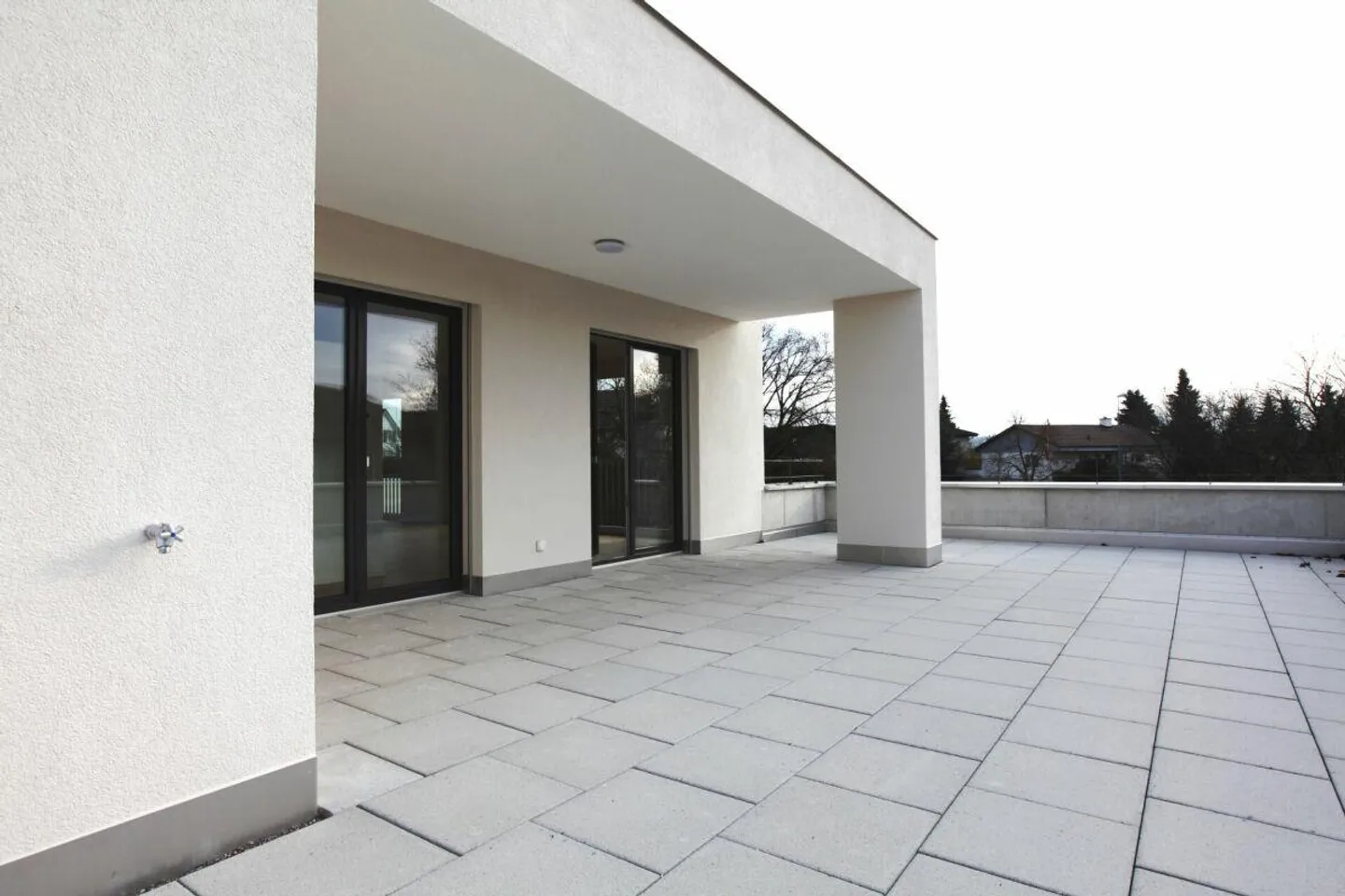 Appartamento attico affascinante di 3,5 stanze con vista mozzafiato a Häus... - Foto 9 di 13