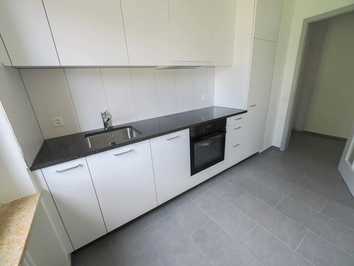 Appartement 3 pièces fraîchement rénové et ensoleillé à louer - Photo 6 sur 9