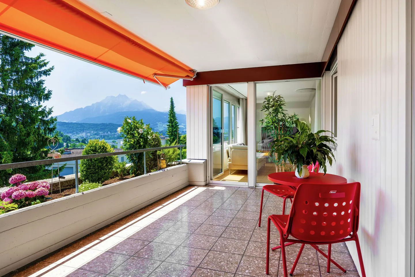 Exclusive Living with Lake View and Pilatus View - Photo 9 of 13