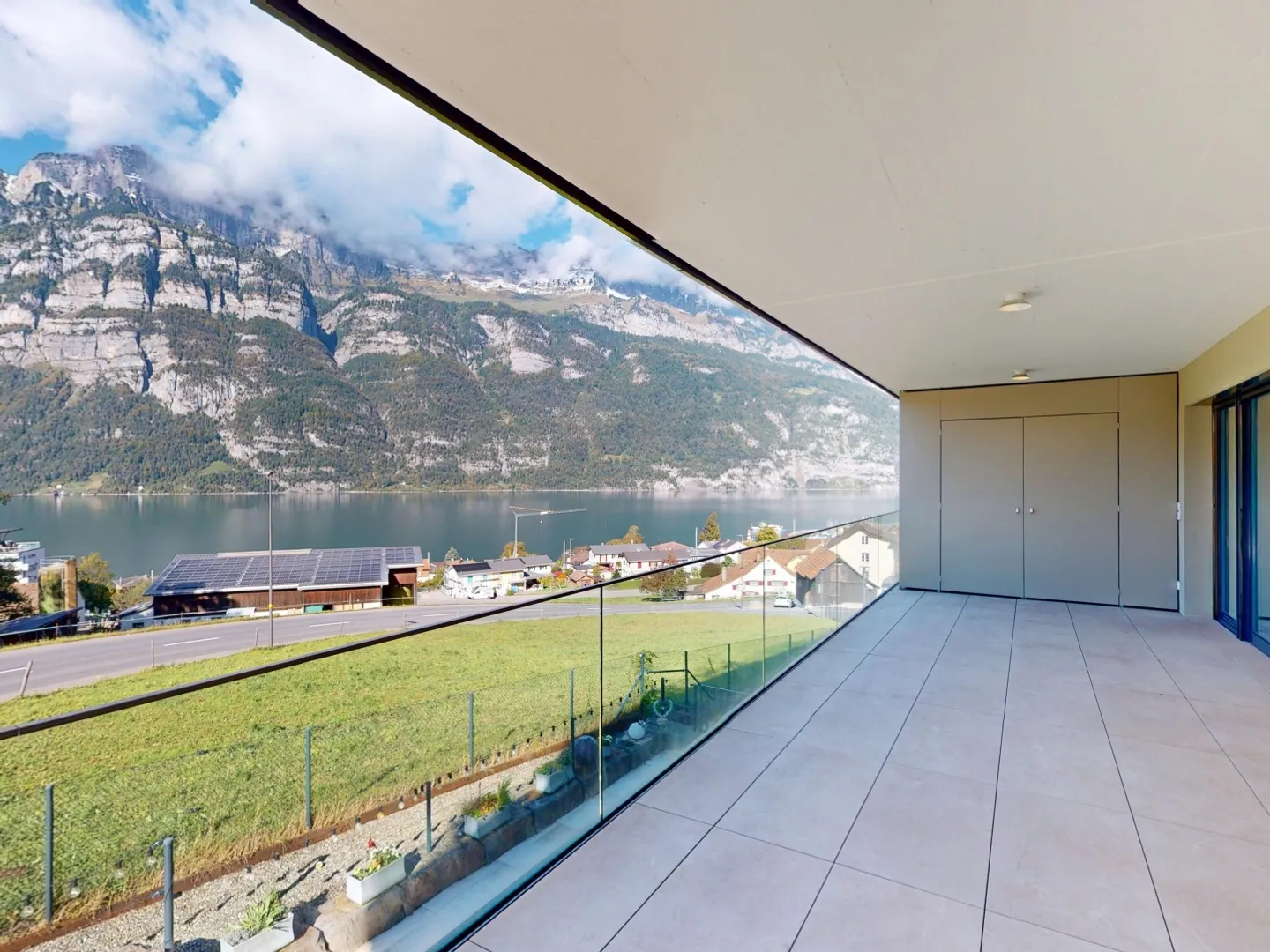 Vivere esclusivo con vista da sogno sul lago e sulla montagna - Foto 3 di 12