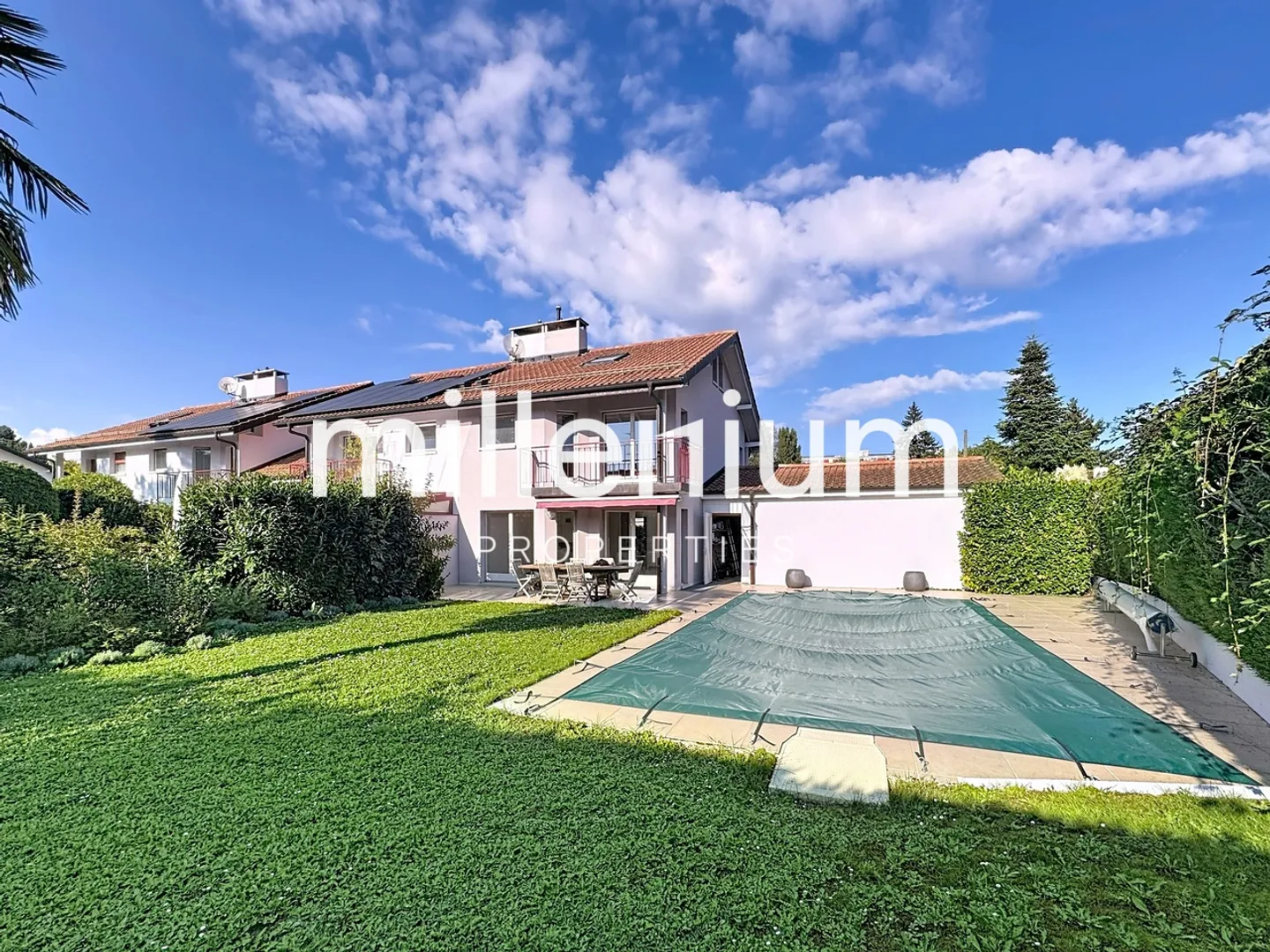 Villa a schiera con piscina nel cuore di Plan-les-Ouates - Foto 1 di 11