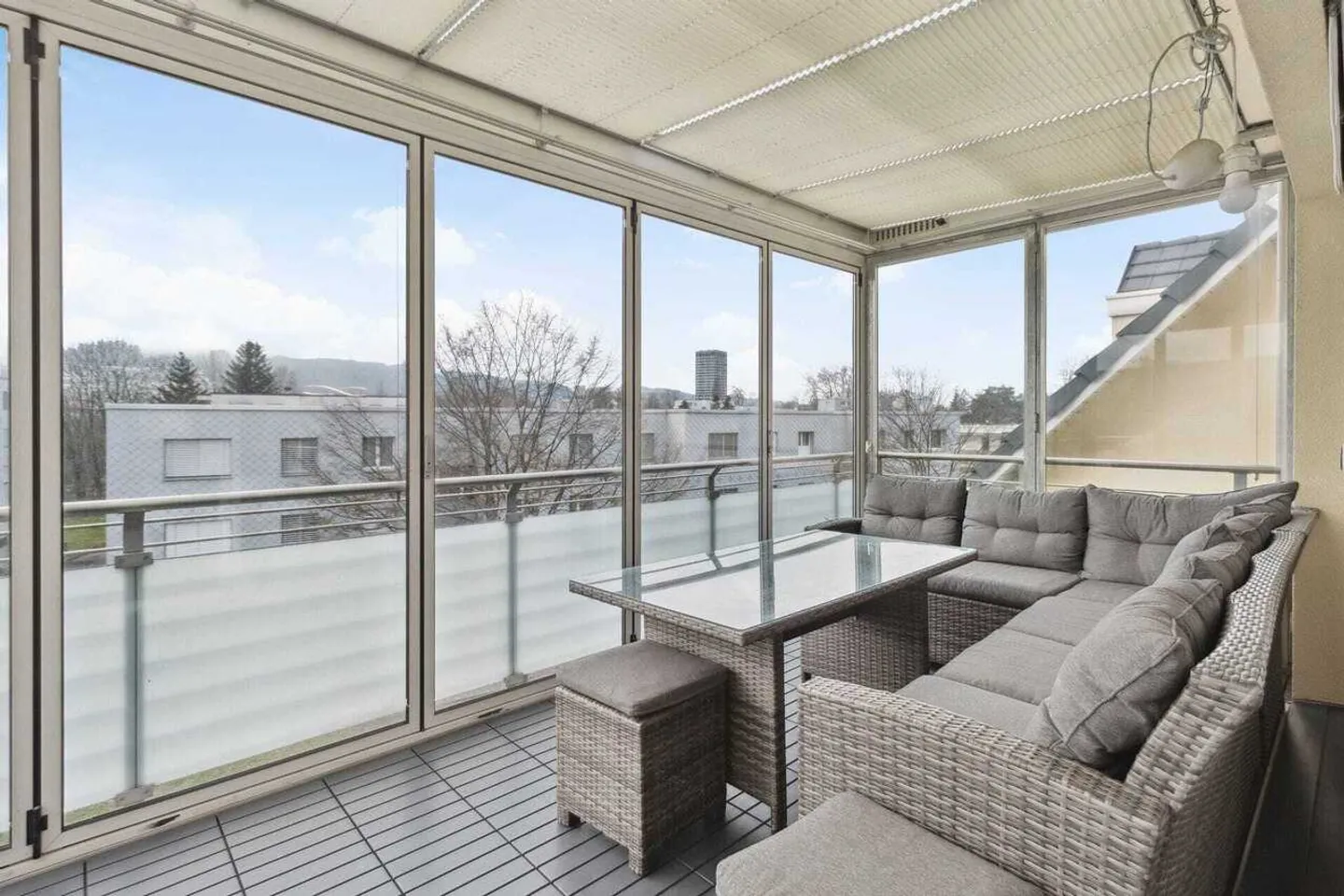 Appartamento esclusivo di 3,5 stanze vicino a Zurigo – moderno e stiloso - Foto 2 di 13