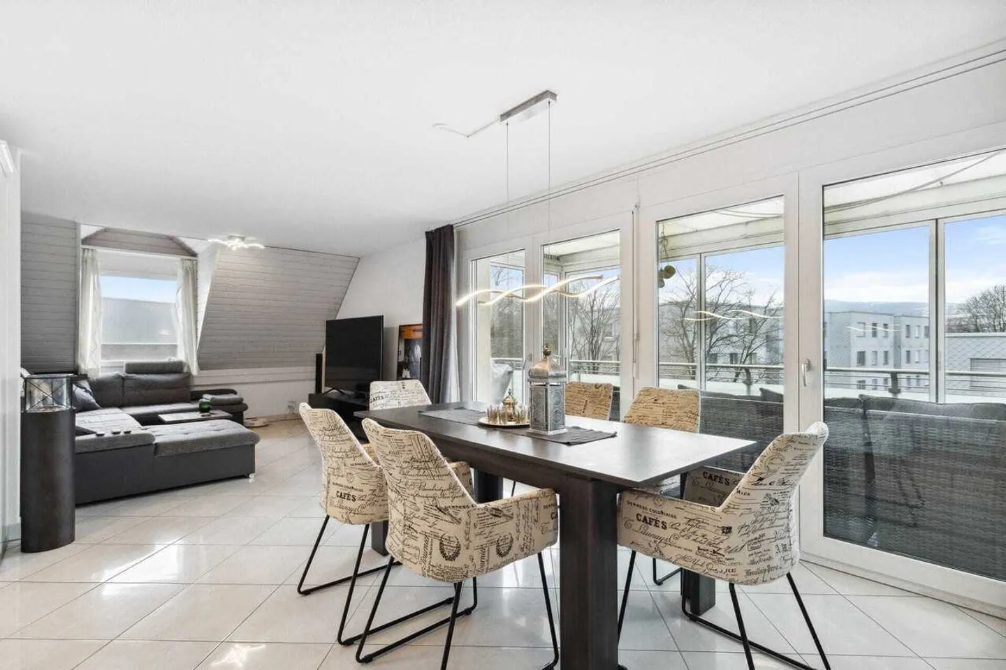 Appartamento esclusivo di 3,5 stanze vicino a Zurigo – moderno e stiloso - Foto 4 di 13