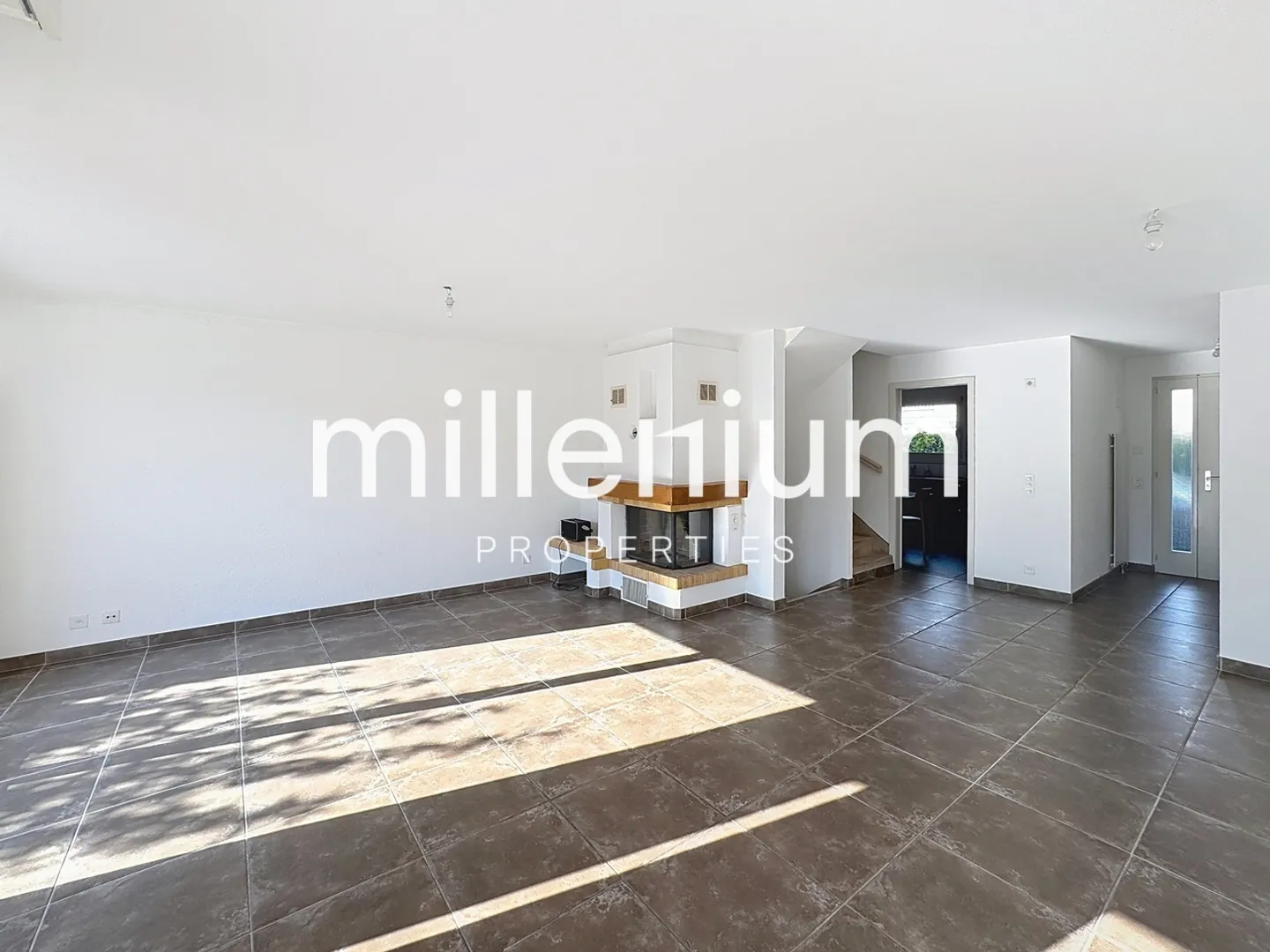 Villa a schiera con piscina nel cuore di Plan-les-Ouates - Foto 2 di 11