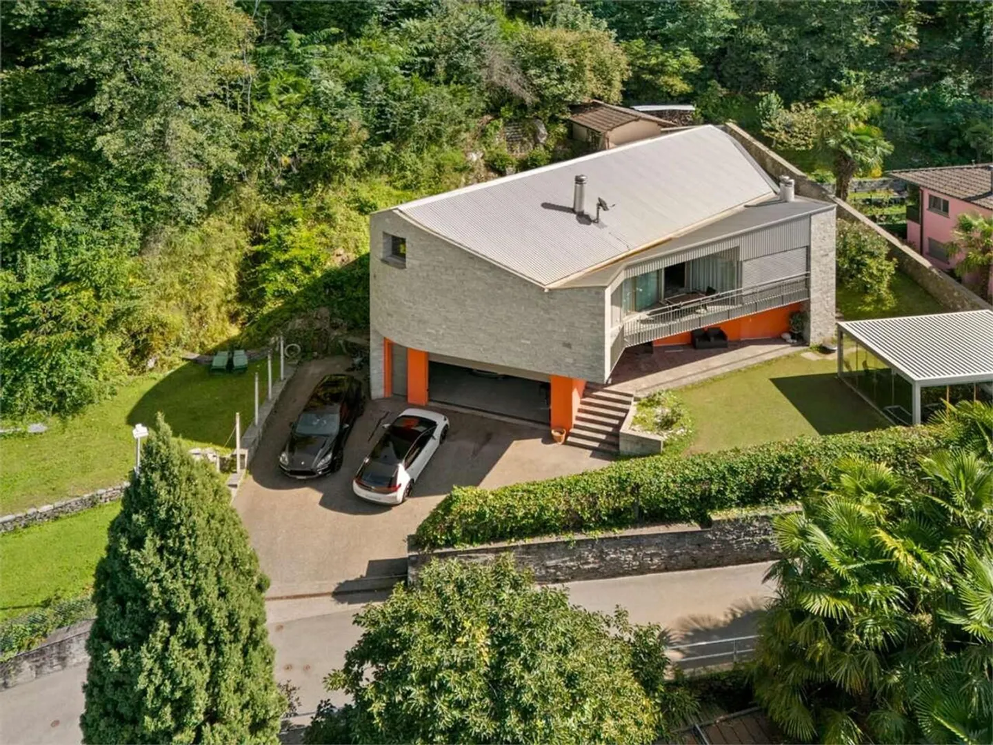 Exklusive Villa in Bellinzona - Foto 2 von 8