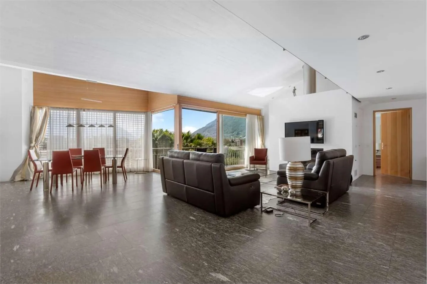 Exklusive Villa in Bellinzona - Foto 6 von 8