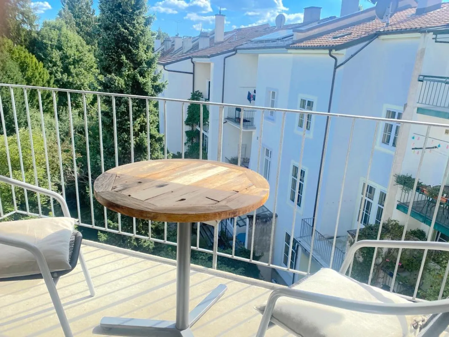 3-room old building apartment in the Bachletten district in a charming Art Nouveau multi-family house - Photo 5 of 14