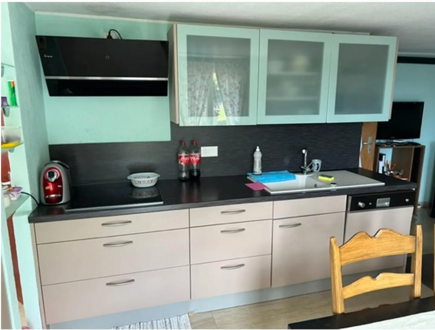Appartement 2,5 pièces magnifiquement rénové dans un emplacement très ensoleillé et calme / Bel ... - Photo 3 sur 13