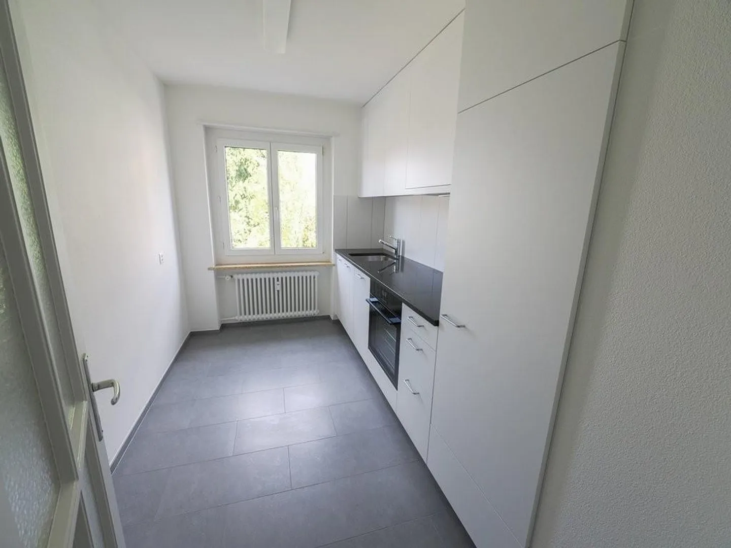 Appartement 3 pièces fraîchement rénové et ensoleillé à louer - Photo 7 sur 9