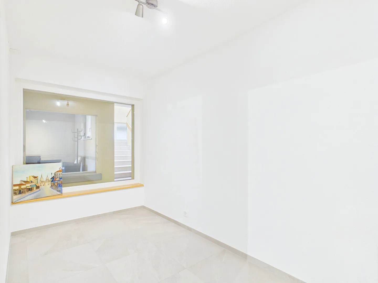 Spacious and Quiet Apartment with Balcony in Alle - Photo 6 of 19