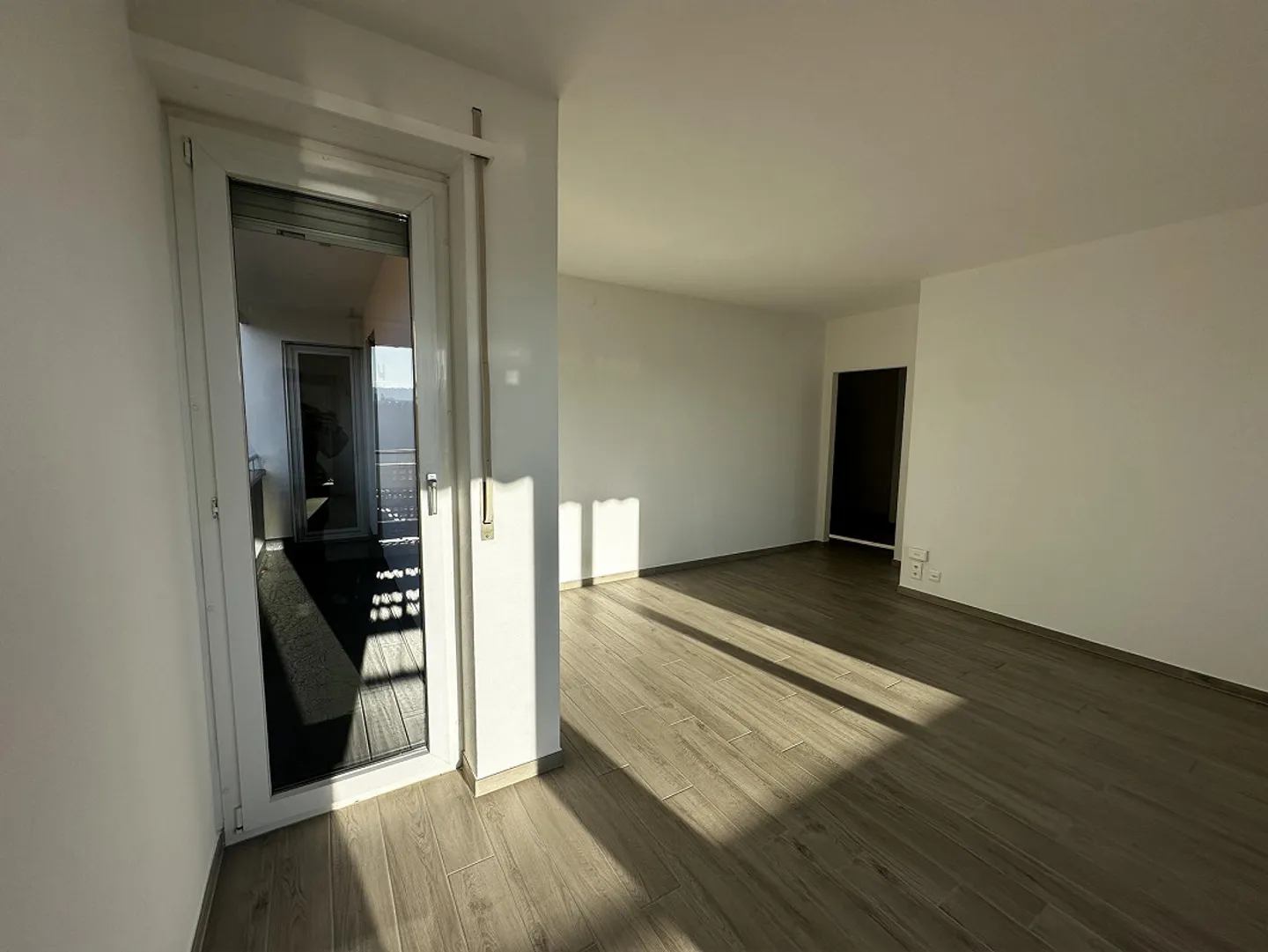 Appartamento luminoso 4.5 locali - Foto 4 di 9