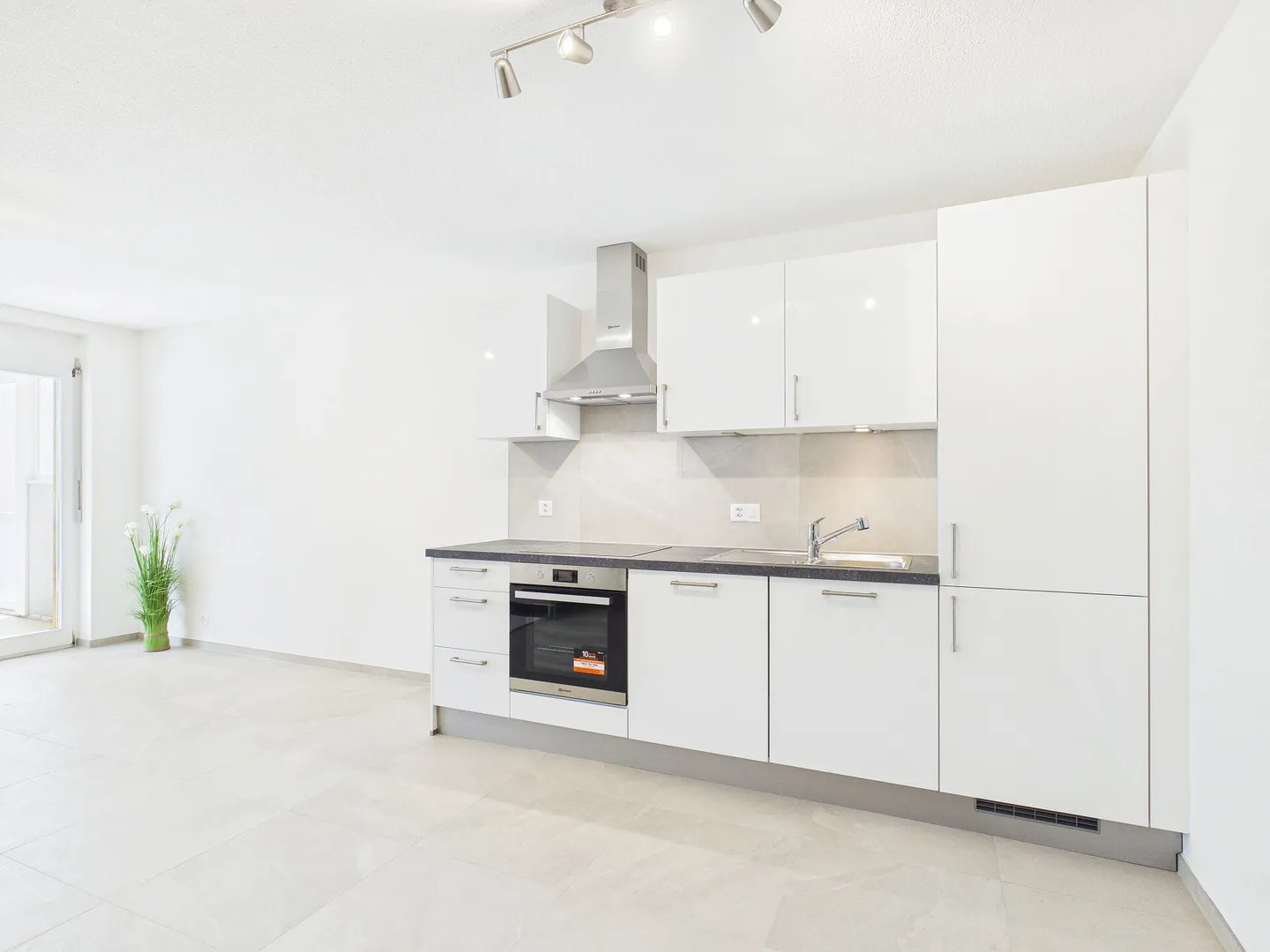 Spacious and Quiet Apartment with Balcony in Alle - Photo 16 of 19