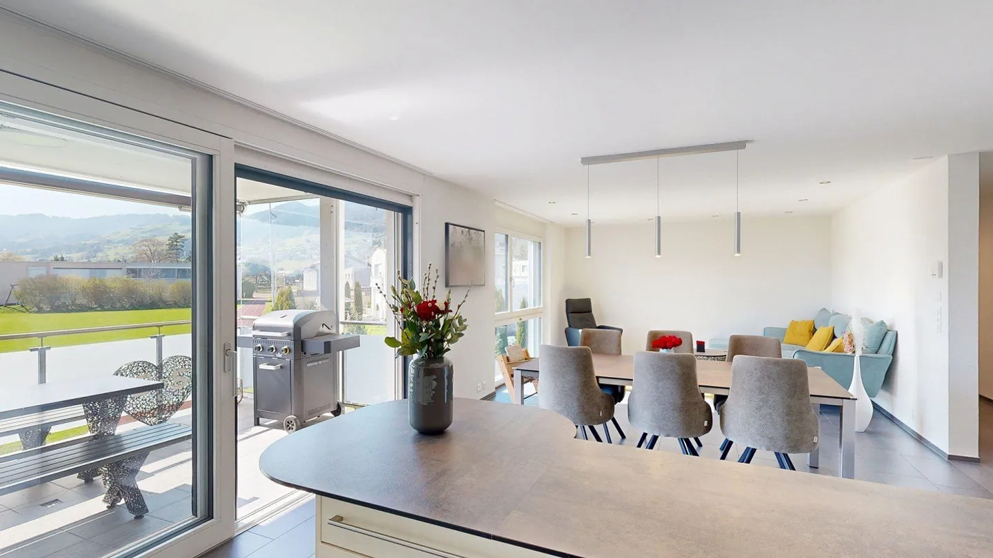 Spacious 4.5-room apartment with balcony in a quiet location - Photo 6 of 24